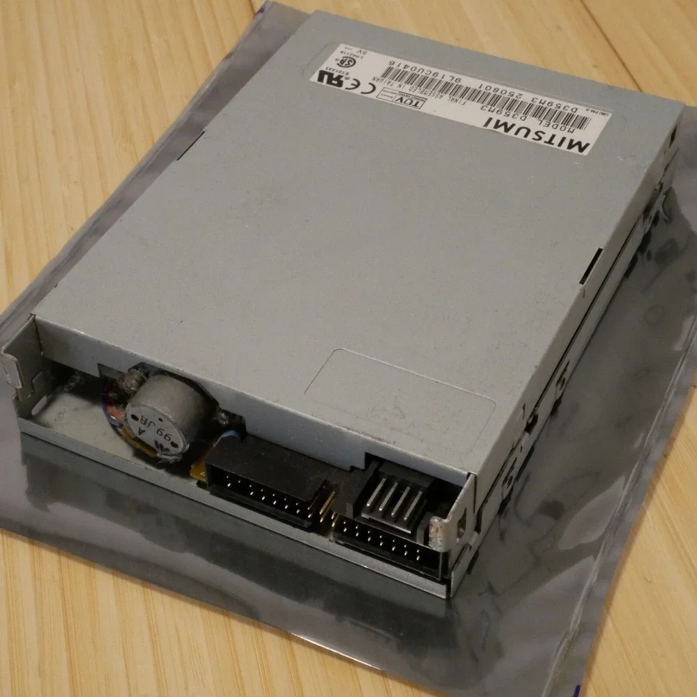 MITSUMI D359M3 3.5 inch Floppy Disk Drive - Tested & Working 47‎